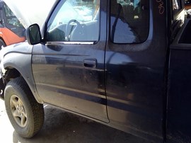 2001 TOYOTA TACOMA, BLACK, SR5 MODEL, EXTD CAB, 3.4L, AT,  4WD. Z26380